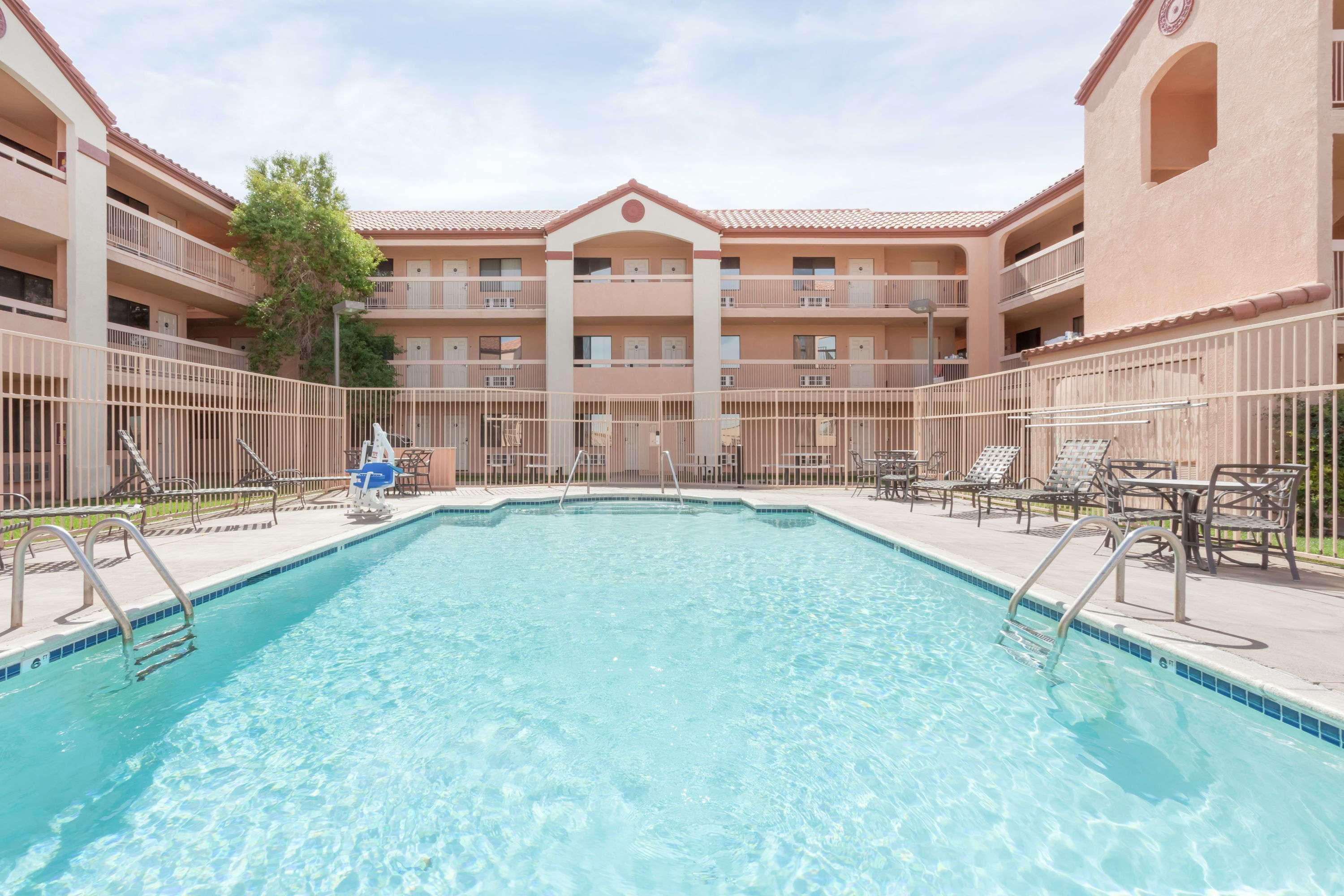 Motel 6 Barstow, Ca I15 And Lenwood Road Exterior photo